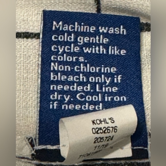 Apt. 9 Blouse - Picture 11 of 11